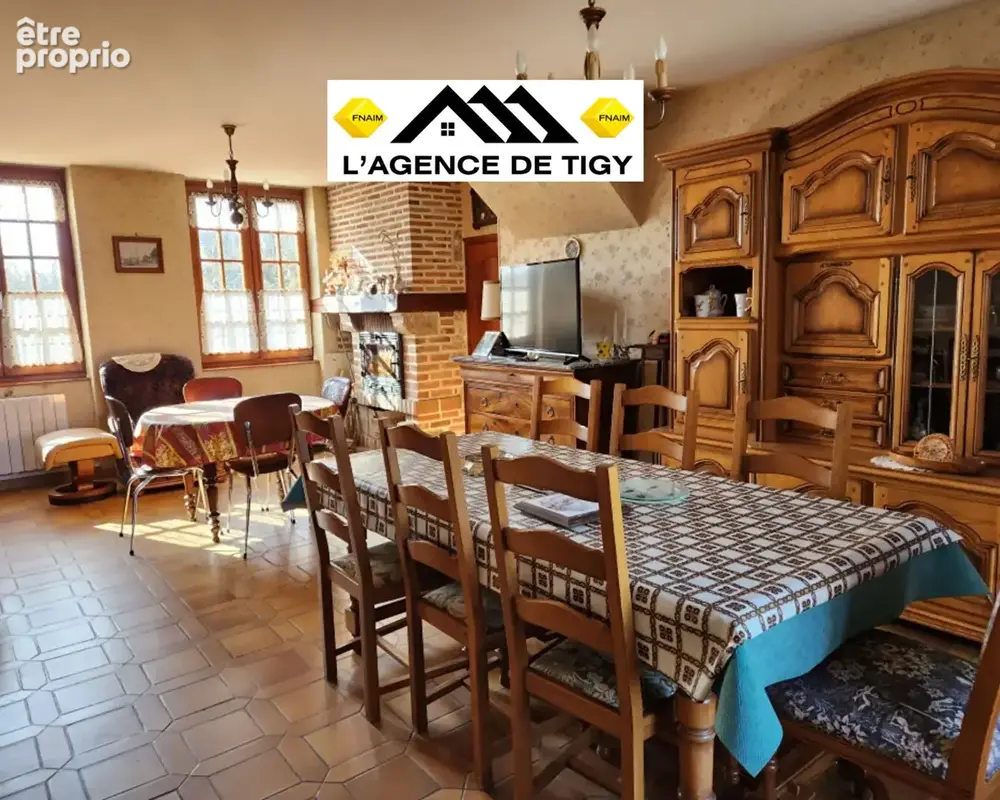À VENDRE  "RARE": Maison avec multiples dépendances - photo 2
