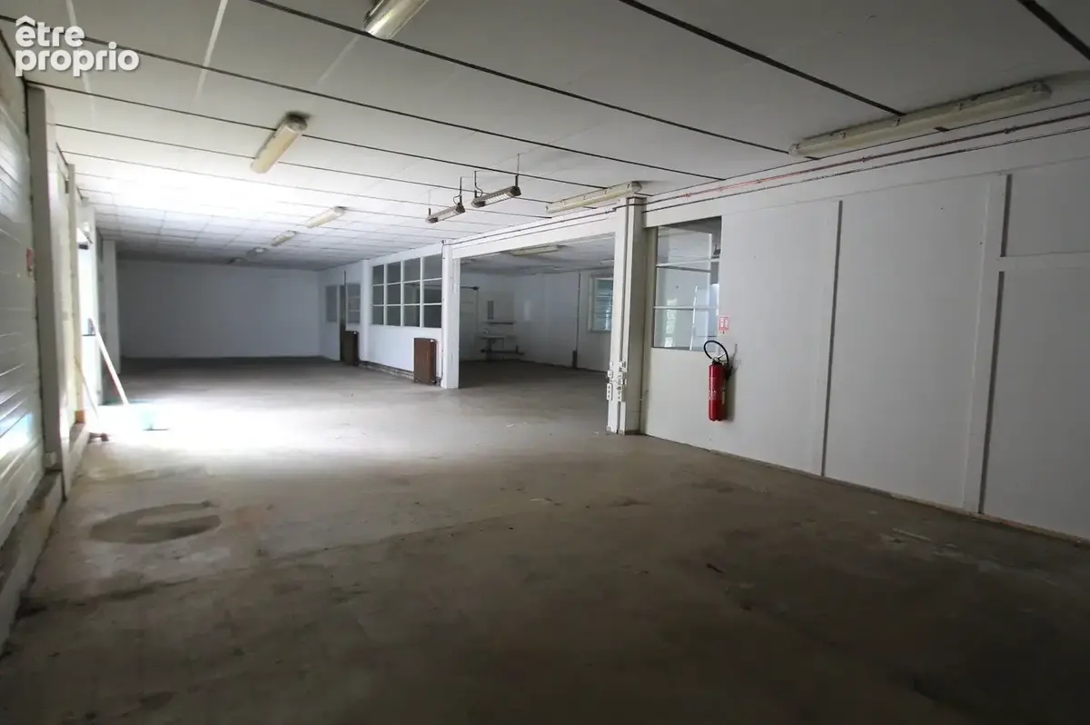 local commercial de 550 m2 avec 500 m2 de cour BOULOGNE SUR MER - photo 2