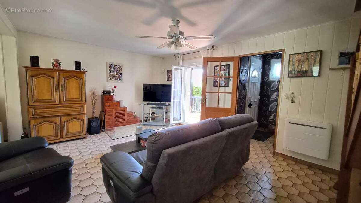 Maison à OLLAINVILLE