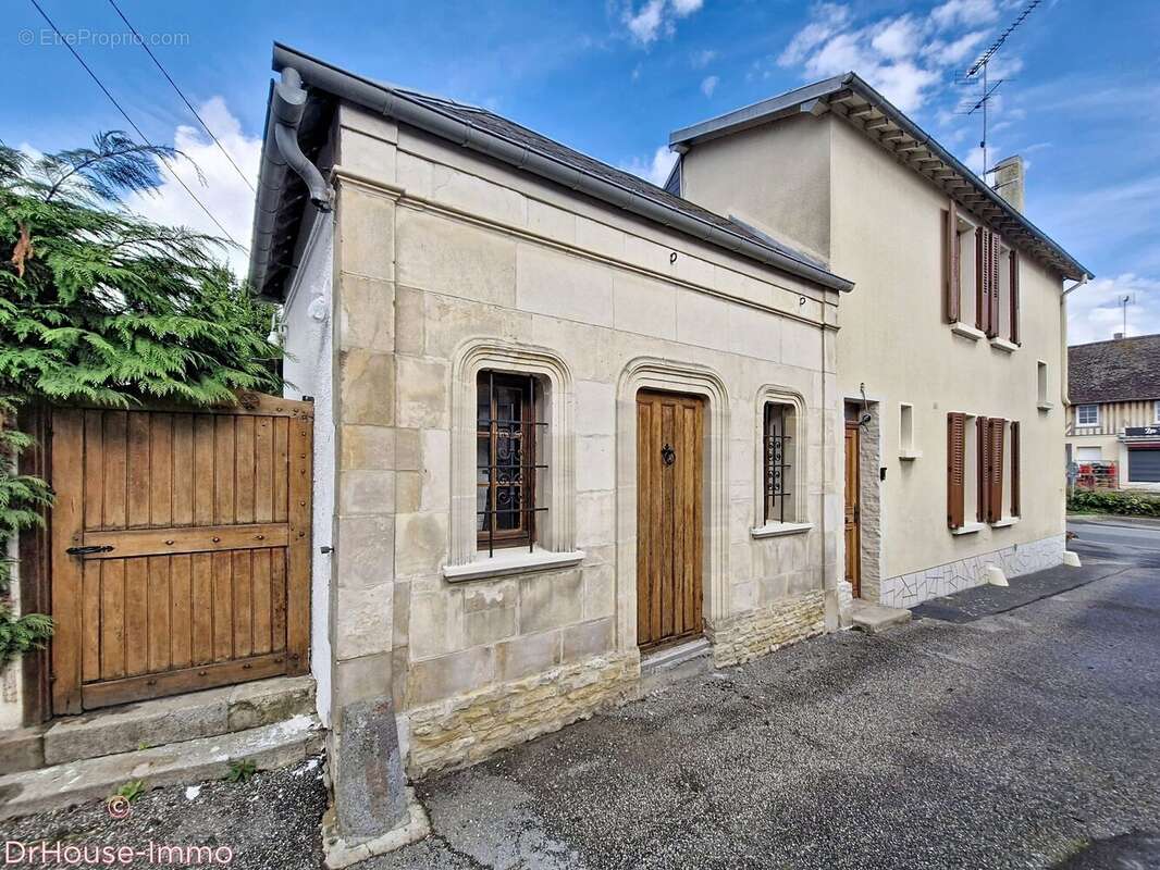 Maison à CREVECOEUR-EN-AUGE