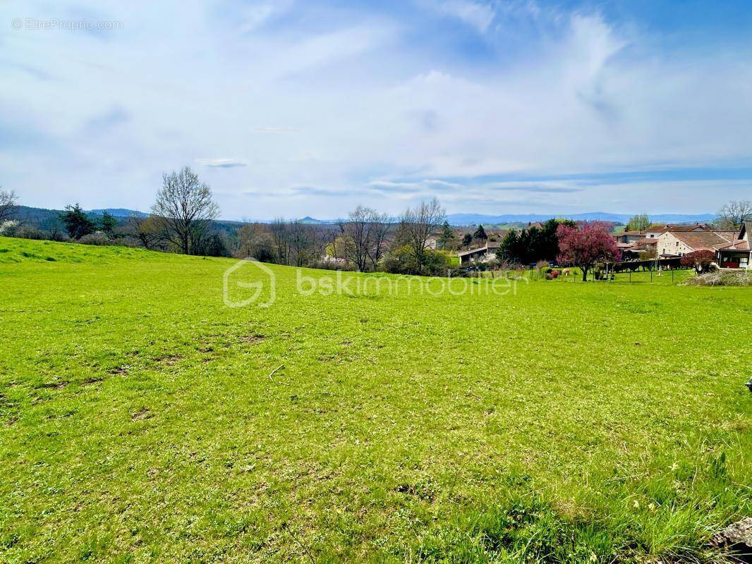 Terrain à SUGERES