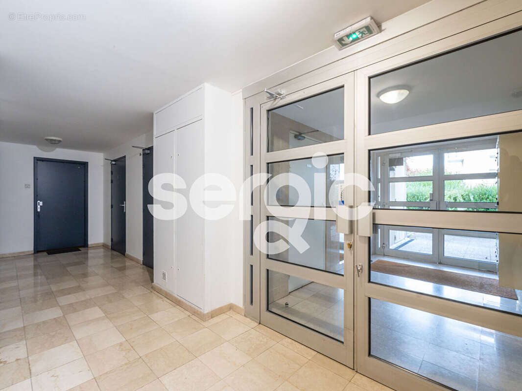 Appartement à BUSSY-SAINT-GEORGES