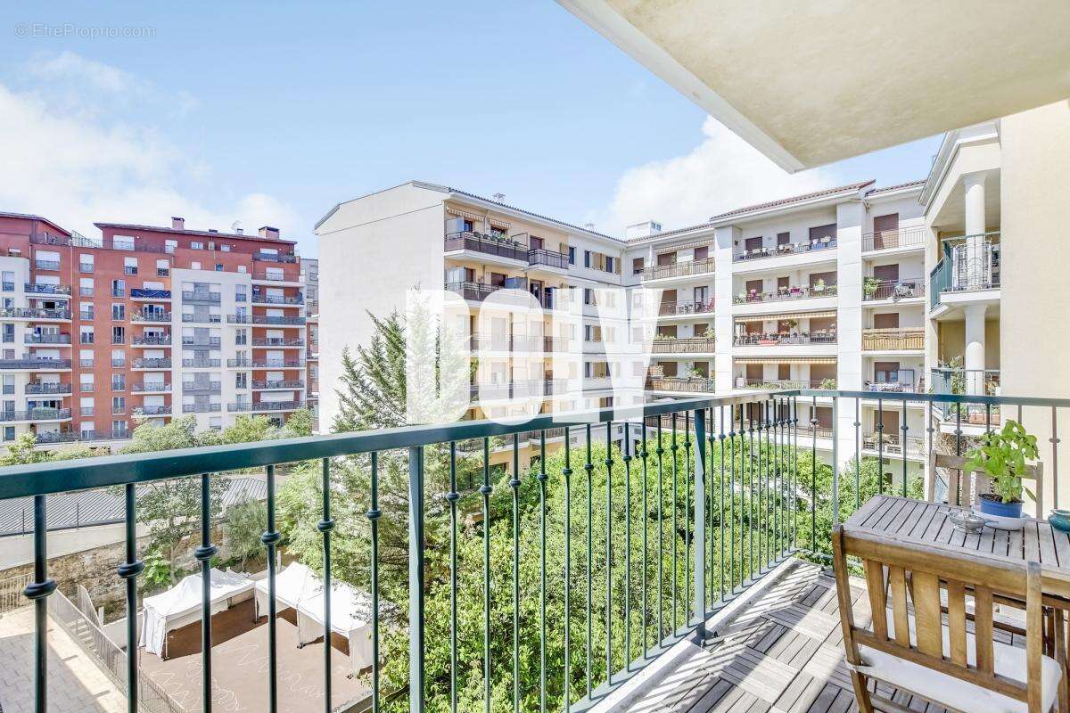 Appartement à MONTROUGE