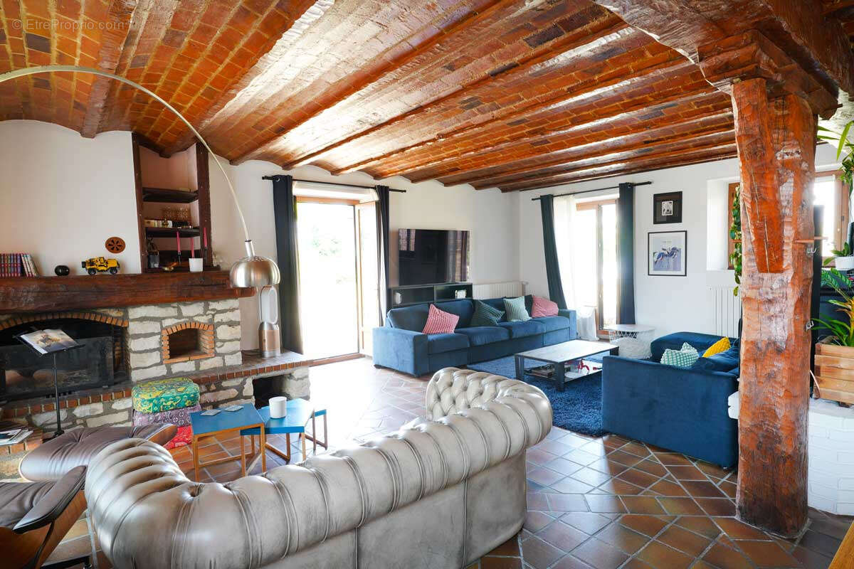 Maison à SAINT-MAURICE-MONTCOURONNE