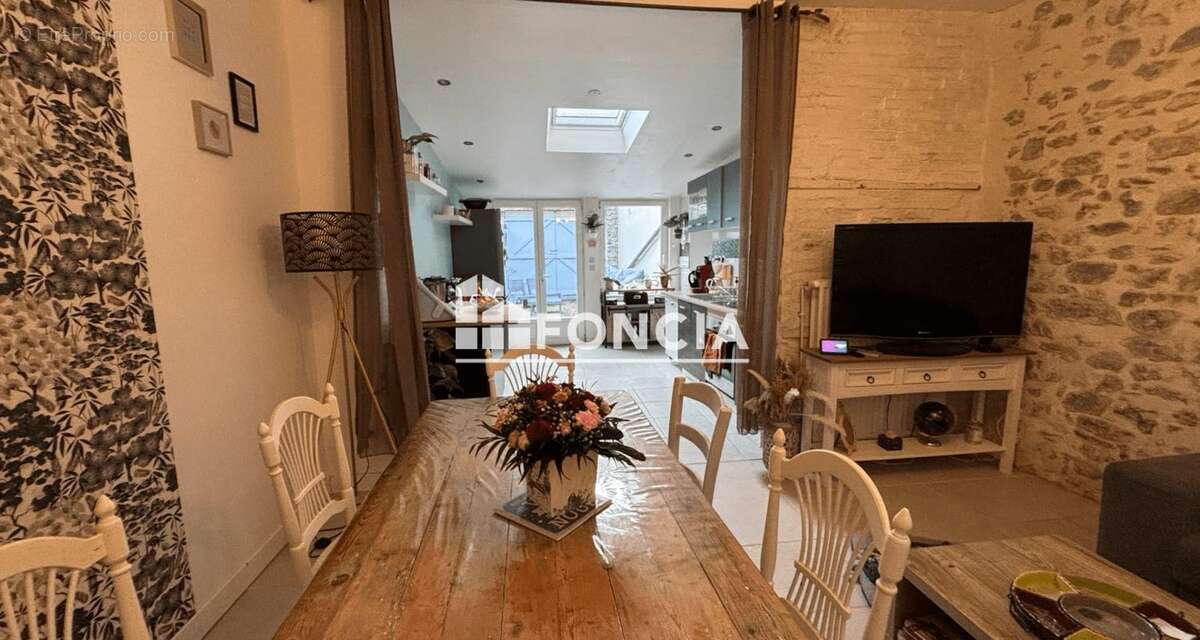 Maison à FRESNAY-SUR-SARTHE