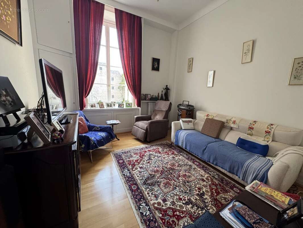 NANTES Boulevard Guist'hau Grand appartement familial. Volumes rares - photo 11