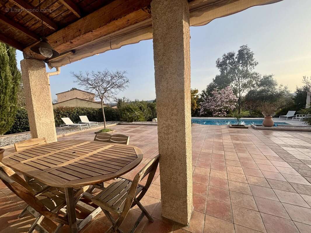 Maison à TOURRETTES