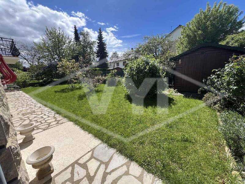 Maison à COMBS-LA-VILLE