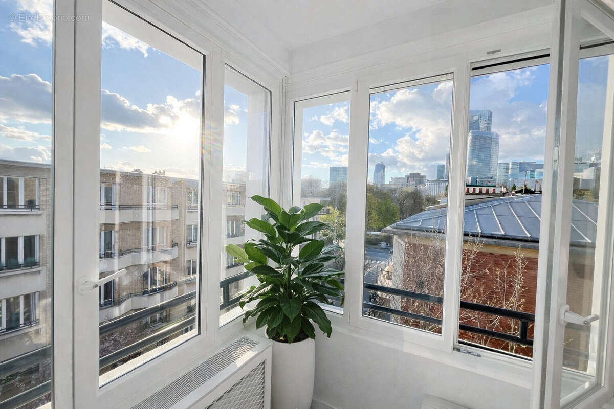Appartement à NEUILLY-SUR-SEINE