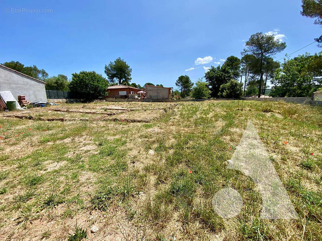 Terrain à FOX-AMPHOUX