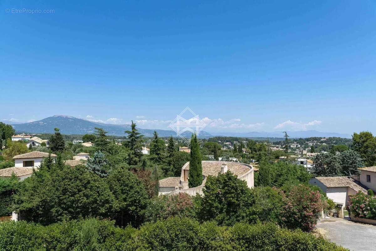 Valbonne - Villa provençale en parfait état - photo 14