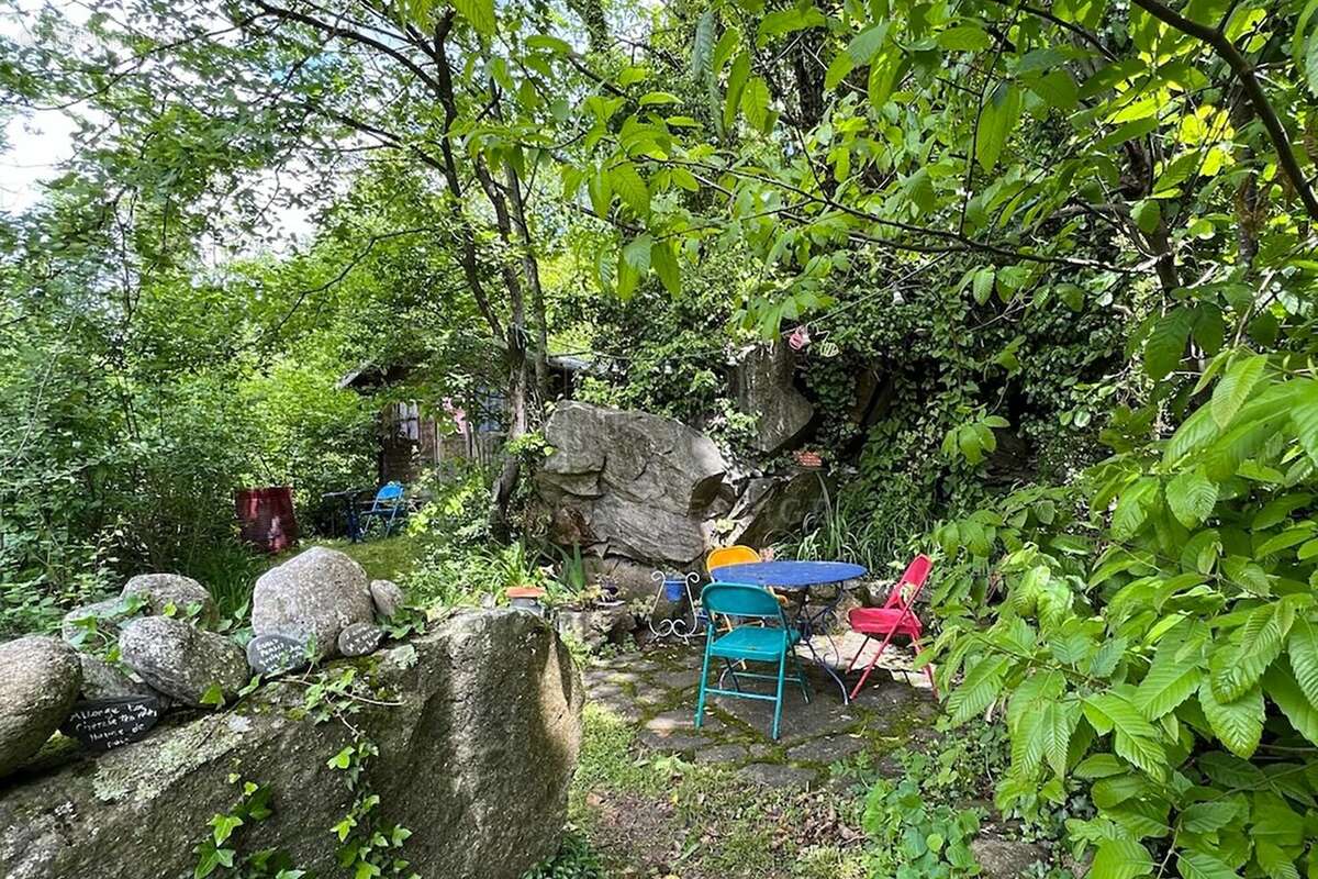 Maison à SAINT-LAURENT-DE-CERDANS