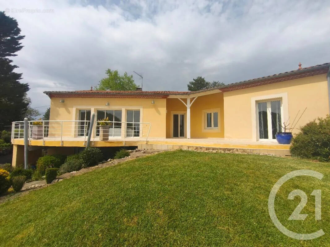 Maison à COLAYRAC-SAINT-CIRQ