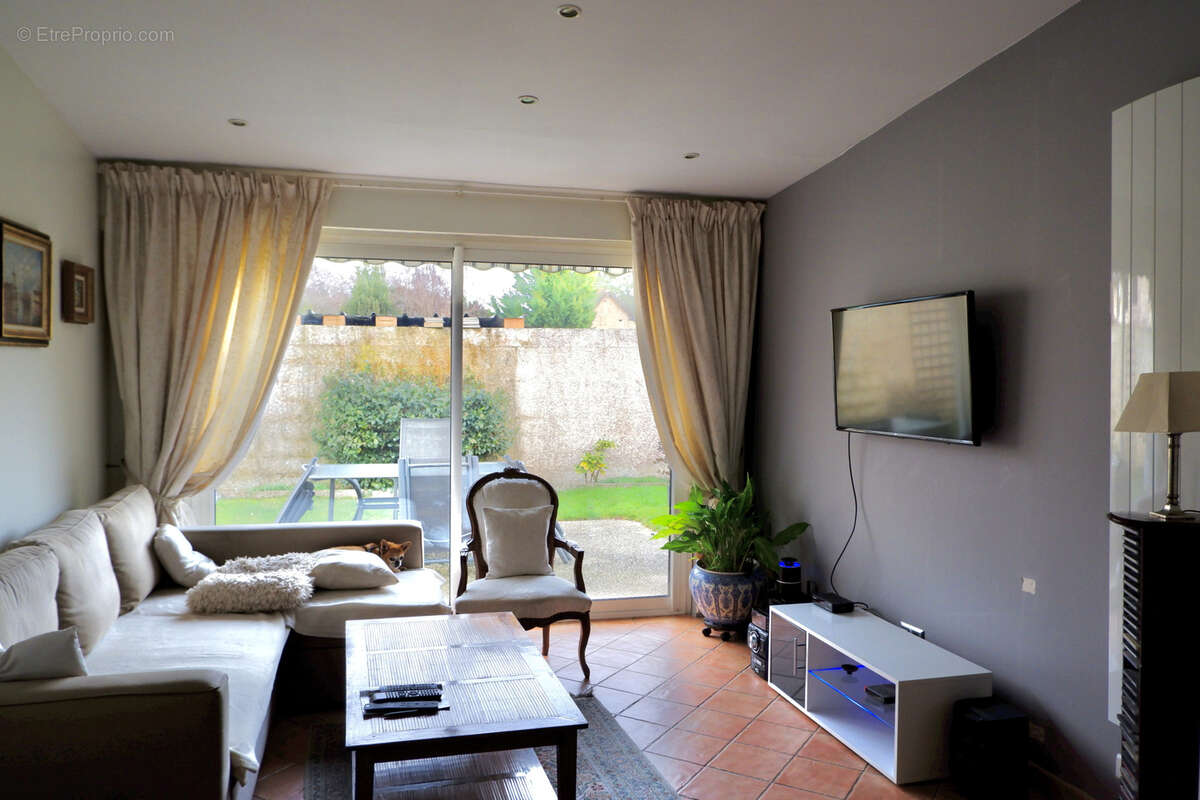 Maison à AUNAY-SOUS-CRECY