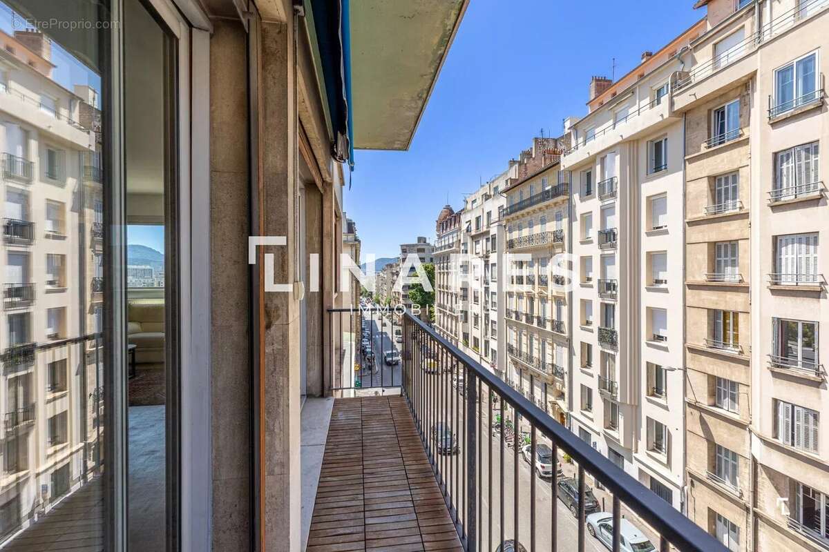 Appartement à MARSEILLE-8E