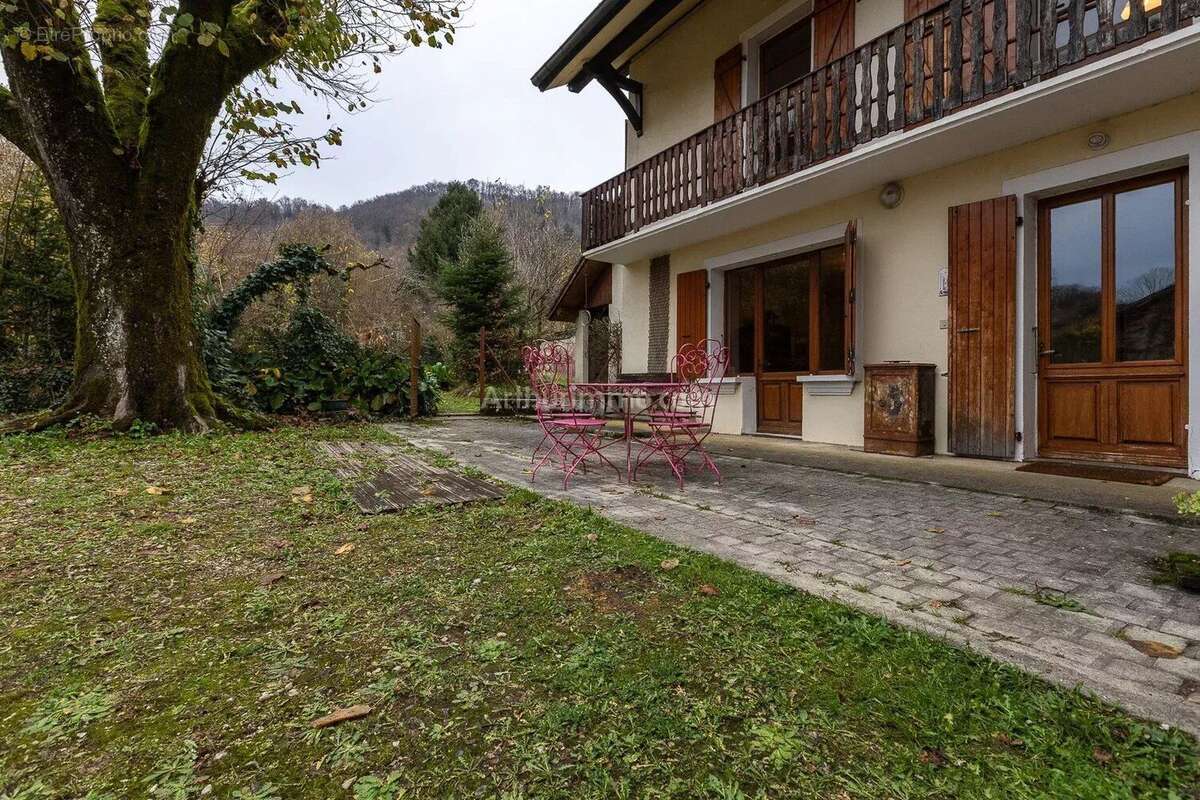 Maison à SAINT-BUEIL