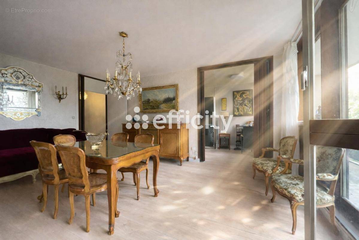 Appartement à VERSAILLES