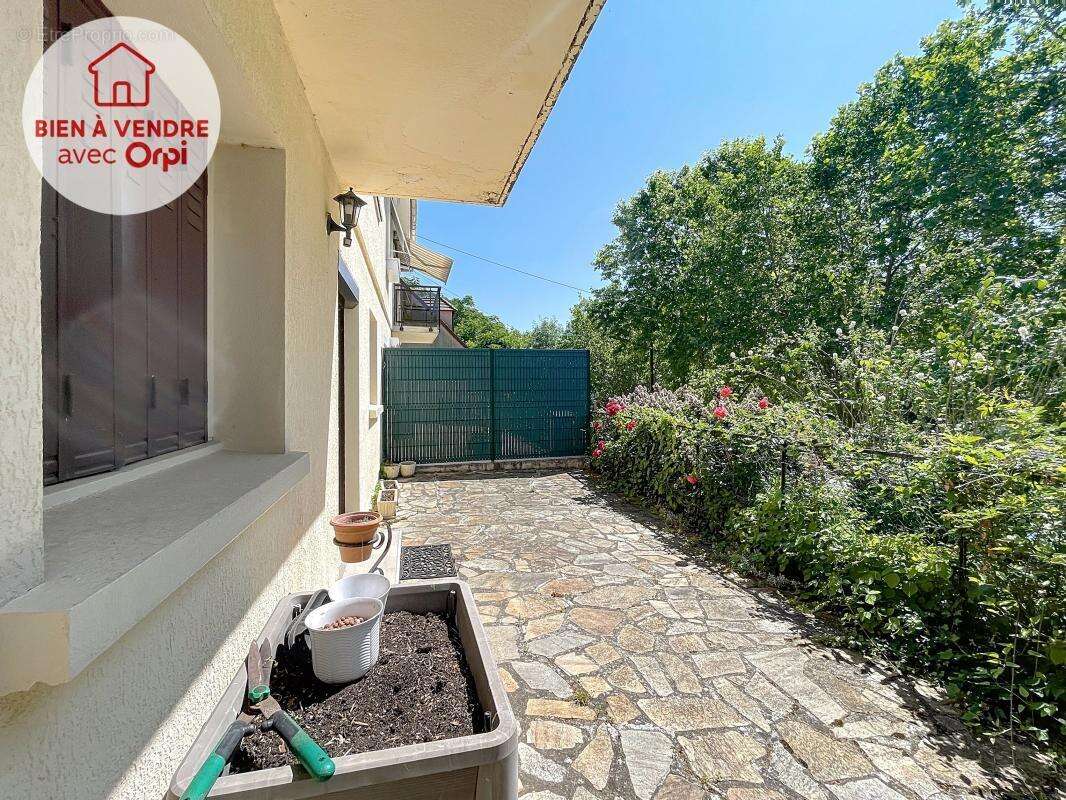 Maison à MEZY-SUR-SEINE