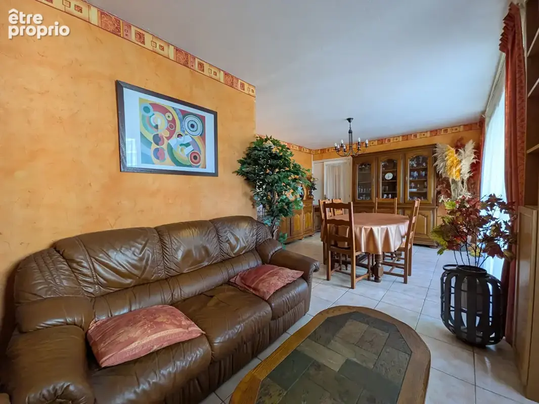 Appartement lumineux avec balcon, cave et parking  Résidence verdoyante - photo 1