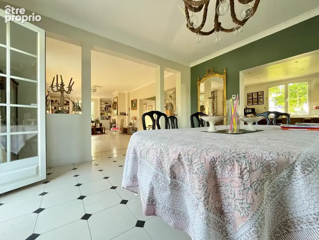 Belle maison familiale entourée de verdure - photo 3