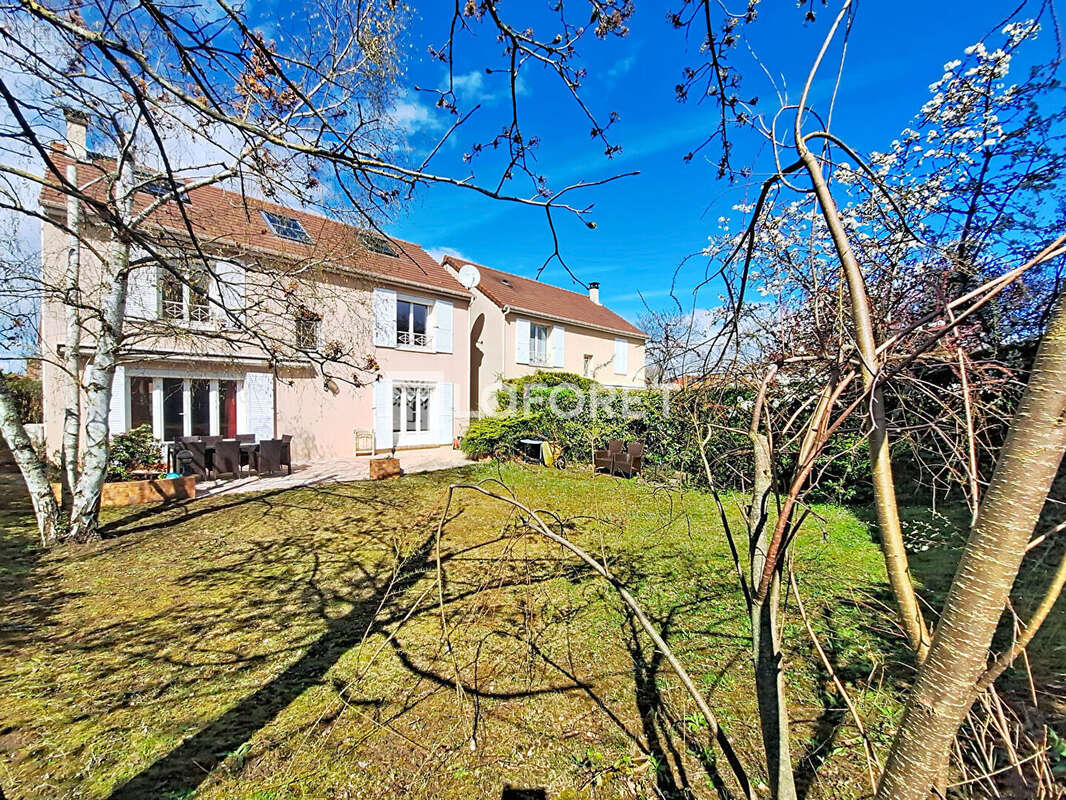 Maison à VERNEUIL-SUR-SEINE