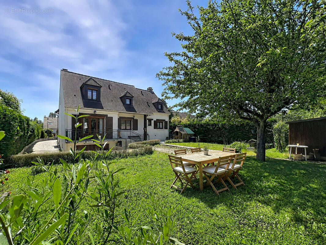 Maison à MAGNY-LES-HAMEAUX