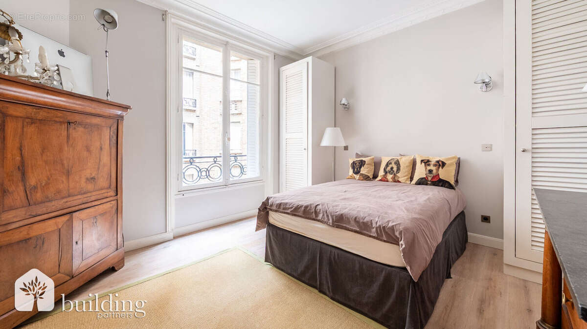 Appartement à PARIS-17E