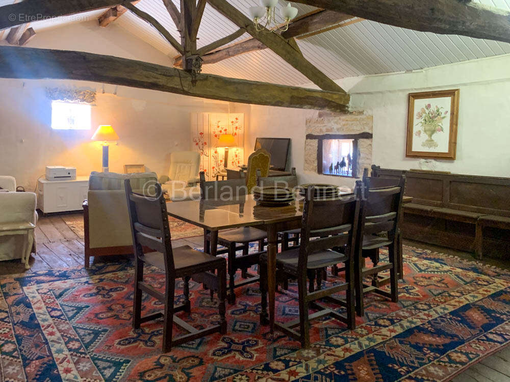 Maison en pierres avec dépendances et grand terrain - Pretty - photo 11