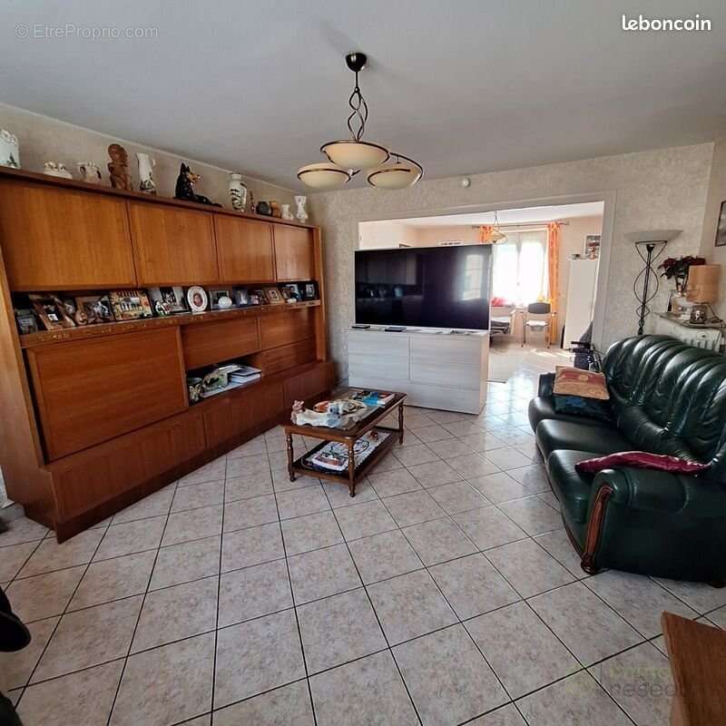 Maison à MILLY-SUR-BRADON