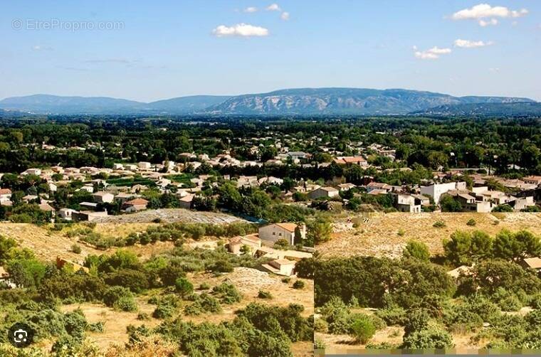 Terrain à CAUMONT-SUR-DURANCE