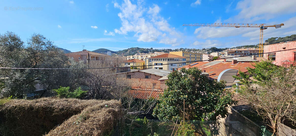 Appartement à VALLAURIS