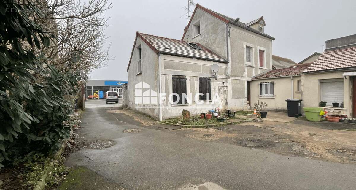 Appartement à CORBEIL-ESSONNES