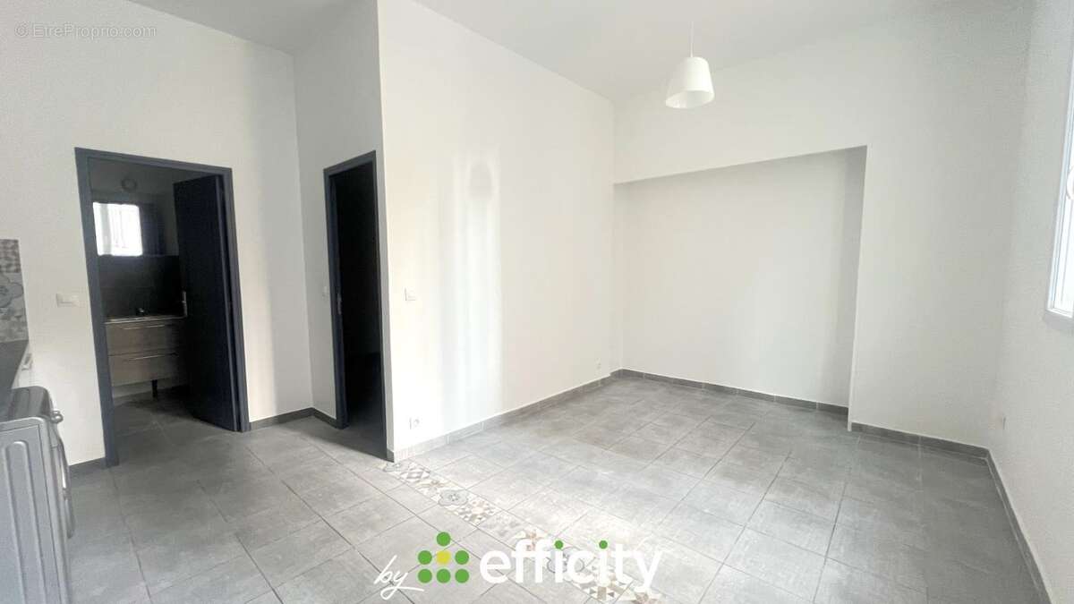 Appartement à MARSEILLE-3E
