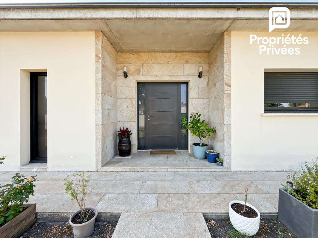 Maison contemporaine 150 m² avec piscine chauffée, garage et vaste pièce de vie de 70 m² - photo 14