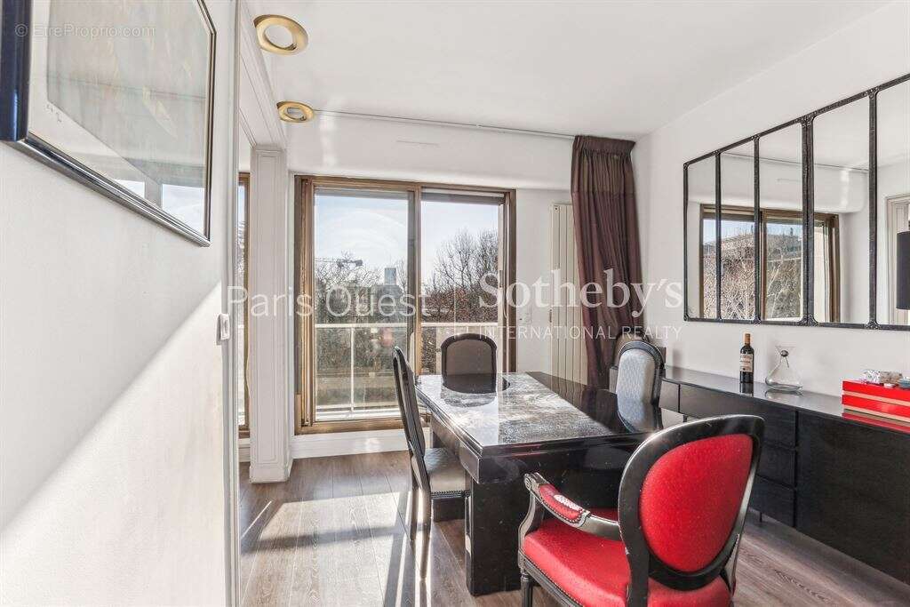 Appartement à NEUILLY-SUR-SEINE