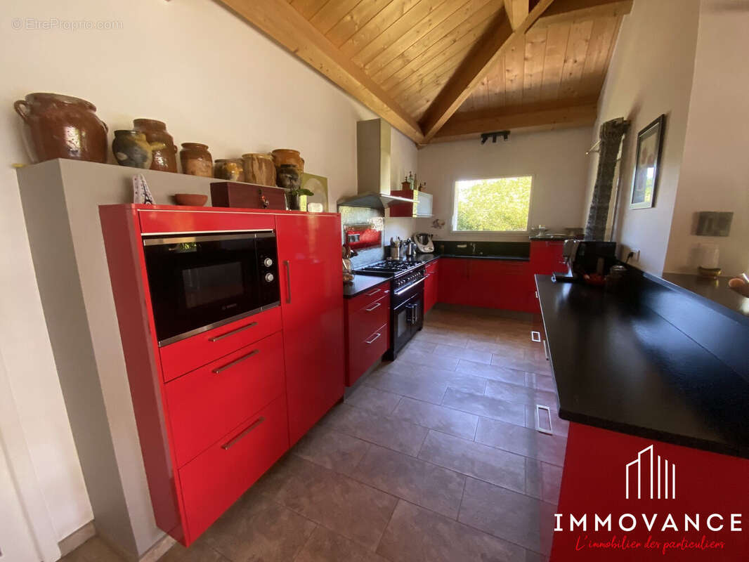 Maison à SAINT-JEAN-DU-BRUEL