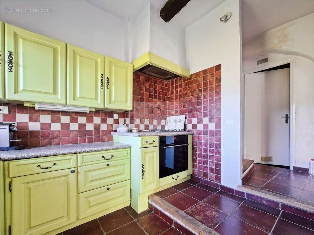 Appartement à CONTES