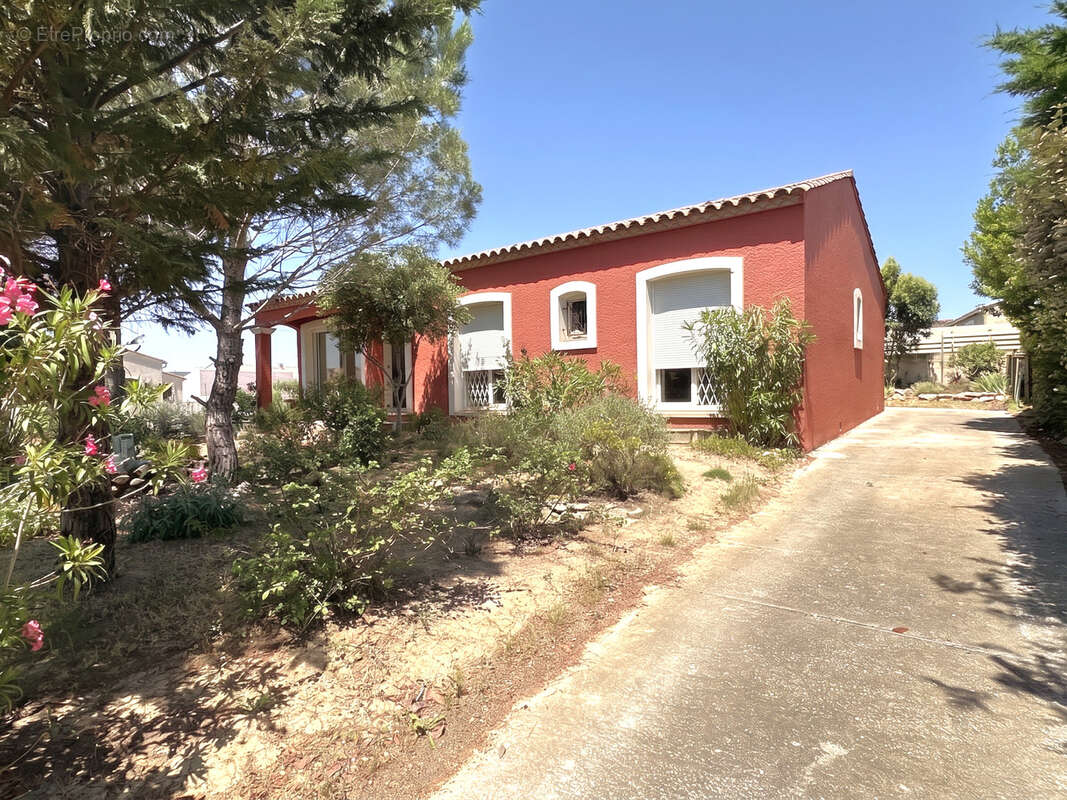 Maison à SAINTE-VALIERE