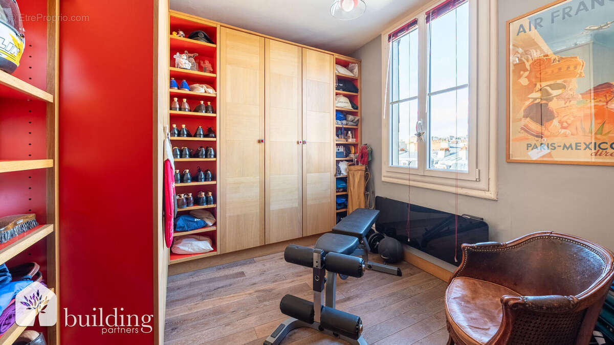 Appartement à PARIS-16E