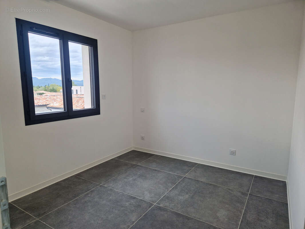 Maison à MONTELIMAR