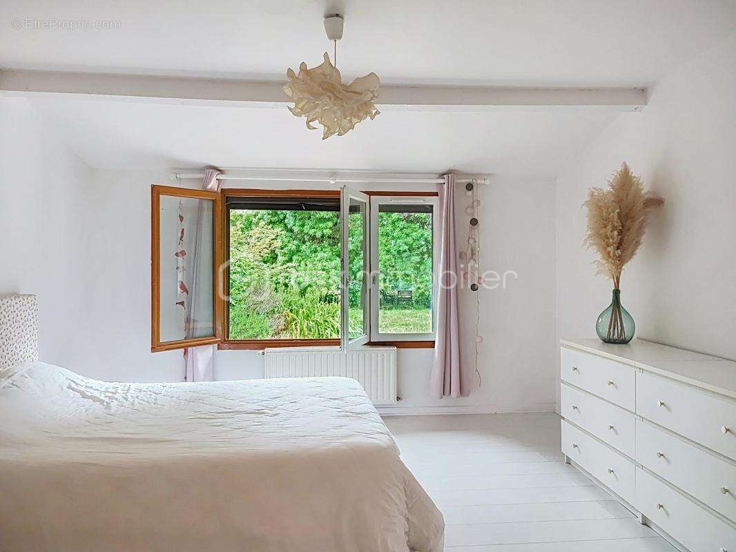 Maison de plain-pied avec piscine et vue dégagée, au calme de la campagne - photo 10