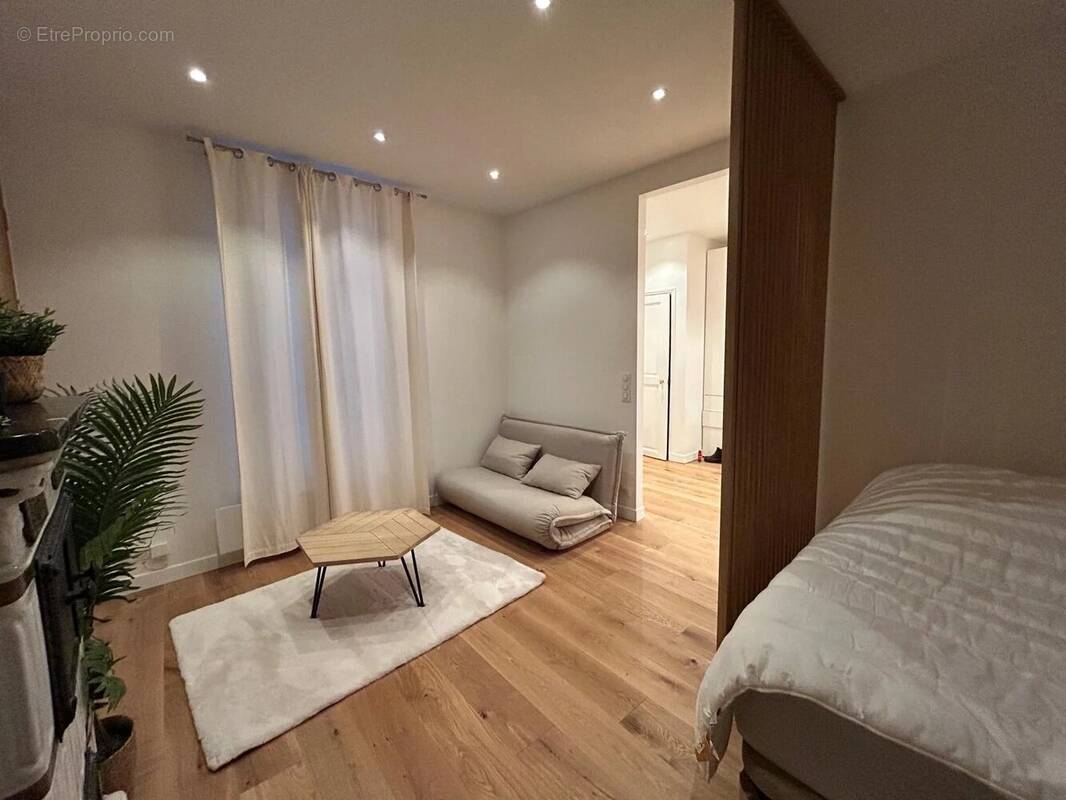 Appartement à PARIS-2E
