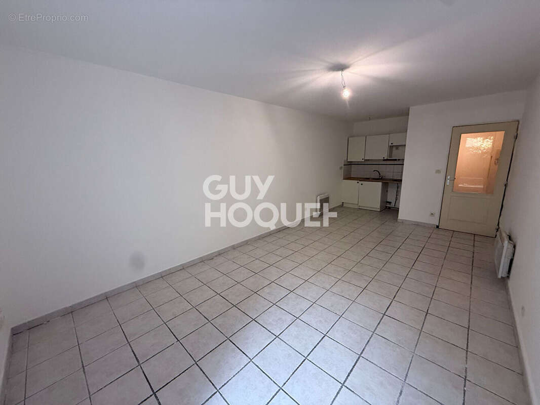 Appartement F2, 43 m² en rez-de-chaussée avec terrasse et parking, à vendre à PERPIGNAN, quartier Saint Martin - photo 3