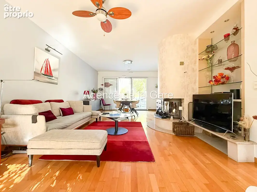 Chatou élégante maison familiale de 7 pièces avec jardin, terrasses et jacuzzi - photo 4