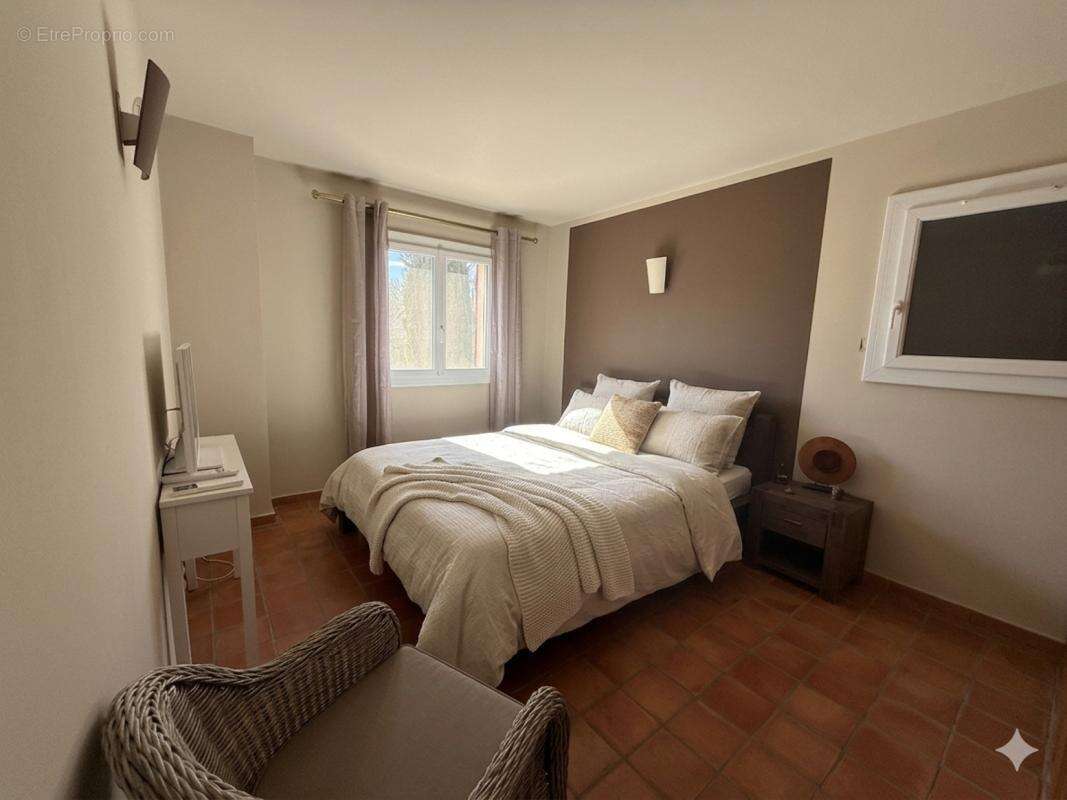 Maison à SAINT-MAXIMIN-LA-SAINTE-BAUME