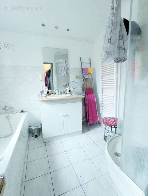 Maison de charme – 90 m² – 3 chambres – jardin clos – garage – PONTVALLAIN (72) - photo 3