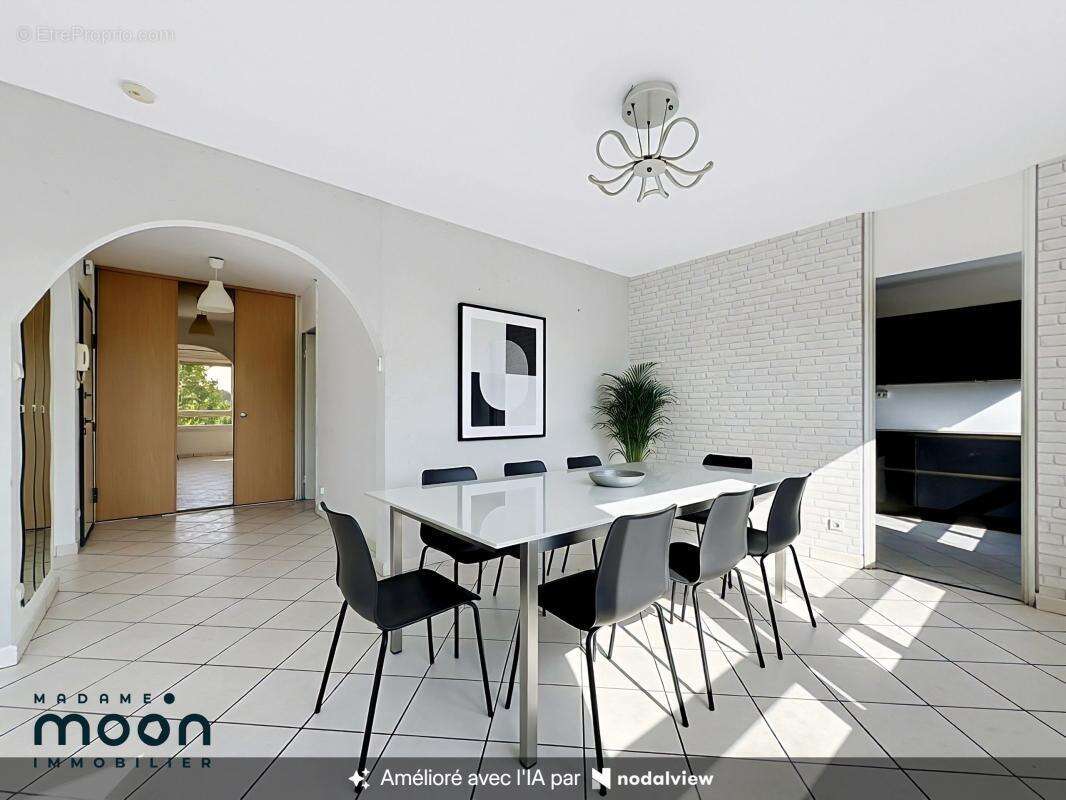 Exclusivité Oullins Pierre Bénite Montmein appartement - Cave - Balcon T4 77m² - photo 3