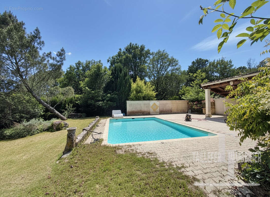 Maison 307 m² à Perigueux  - photo 3