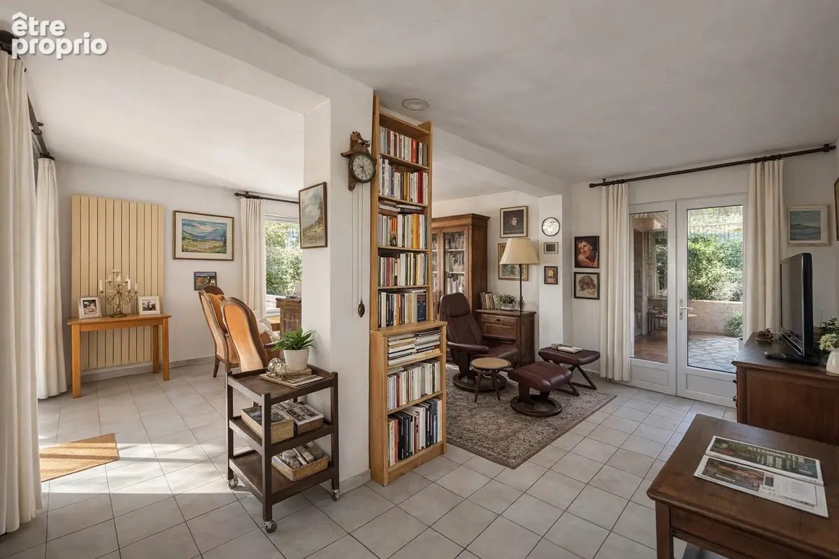 ** Bord De Mer ** Maison de 163m² avec 5 Chambres ** (83430) SAINT MANDRIER SUR MER ** - photo 10