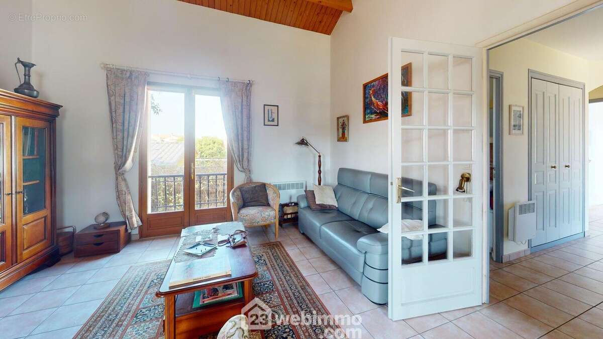 Séjour avec insert - Maison à JARD-SUR-MER